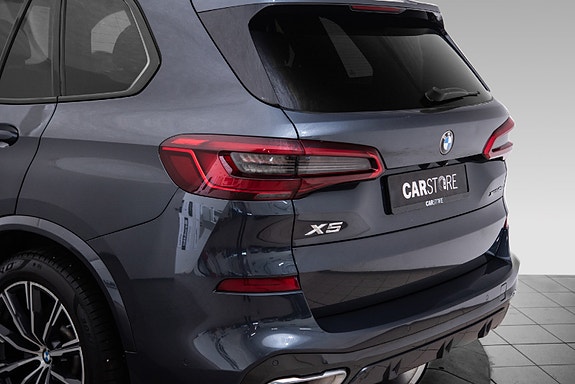 BMW X5 4 of 5