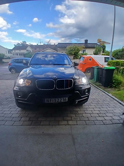 BMW X5 2 of 7