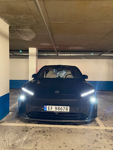 NIO ET5 6 of 26