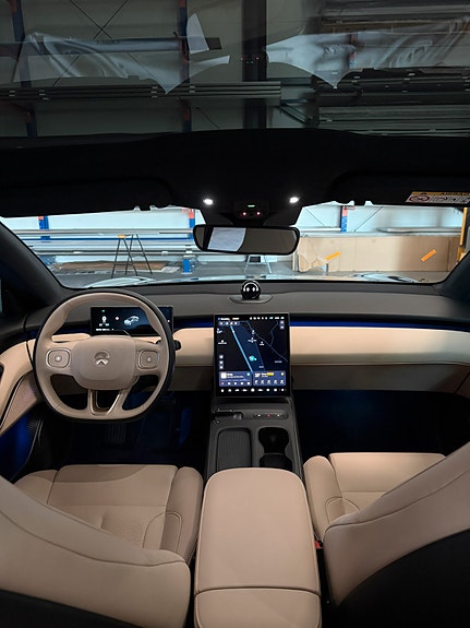 NIO ET5 22 of 26