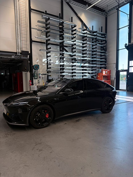 NIO ET5 13 of 26