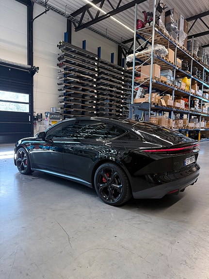 NIO ET5 8 of 26