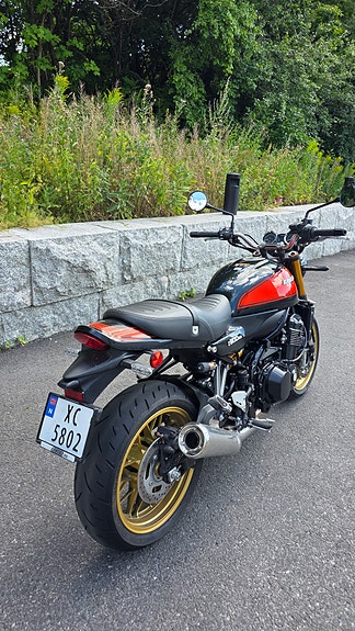 Kawasaki Z 900 RS 3 of 7