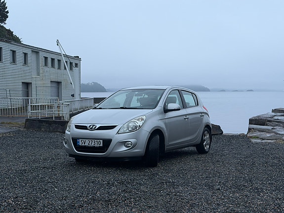 Hyundai i20 2 of 25
