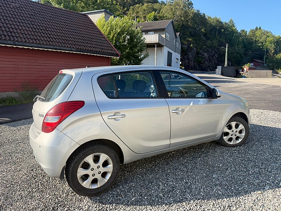 Hyundai i20 7 of 25