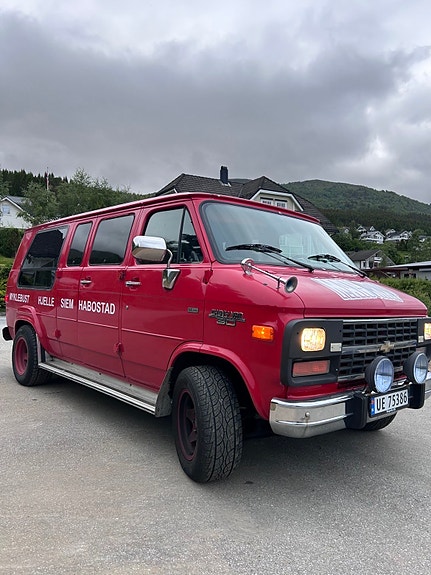 Chevrolet Van 3 of 5