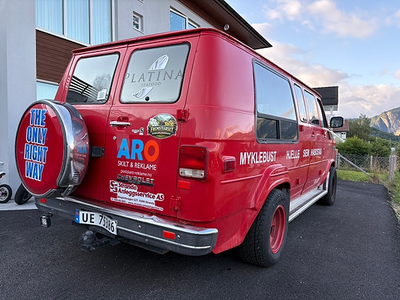 Chevrolet Van 4 of 5