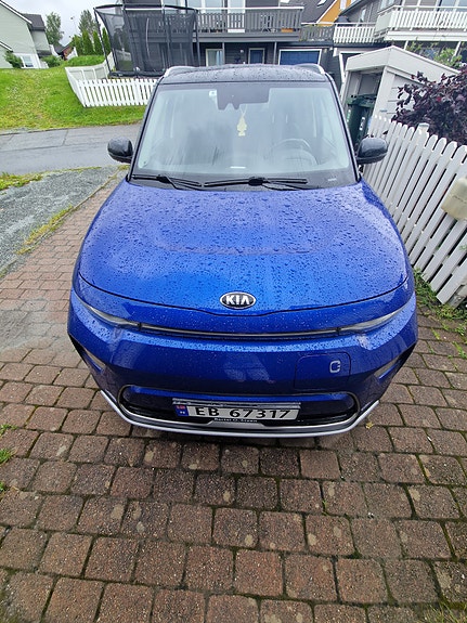 Kia e-Soul 2 of 5