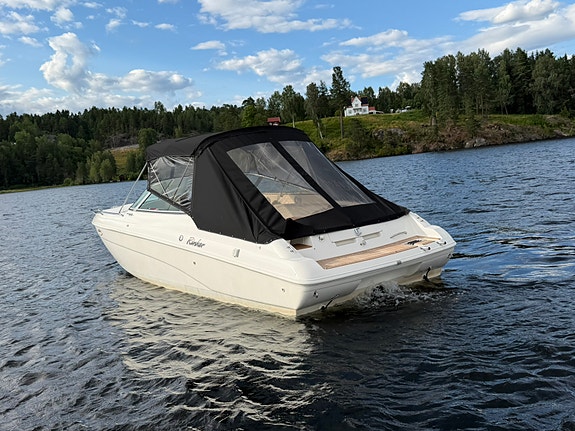 Meget hel og pen Rinker Captiva 272 med ny motor og drev i 2018 inkl henger 5 of 5