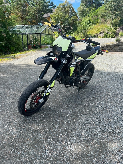 Fantic XMF 125 4 of 5