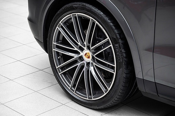Porsche Cayenne Coupe 10 of 30