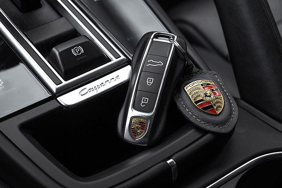 Porsche Cayenne Coupe 17 of 30