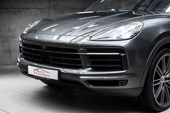 Porsche Cayenne Coupe 11 of 30