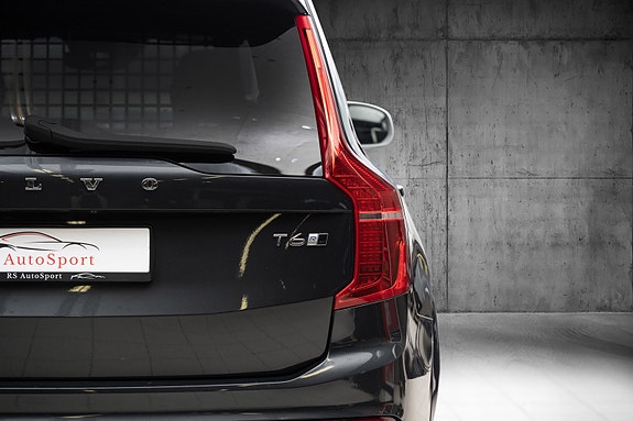 Volvo XC90 4 of 30