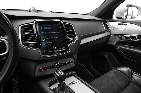 Volvo XC90 11 of 30