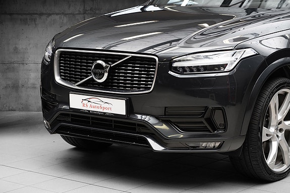 Volvo XC90 9 of 30