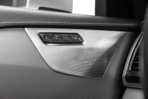 Volvo XC90 16 of 30