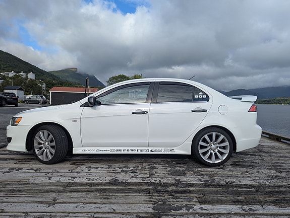 Mitsubishi Lancer 4 of 5
