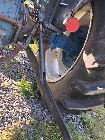 Ford 2000 12 of 30