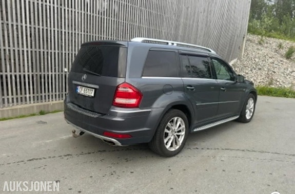 Mercedes-Benz gl 4 of 5