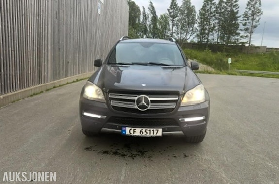 Mercedes-Benz gl 2 of 5
