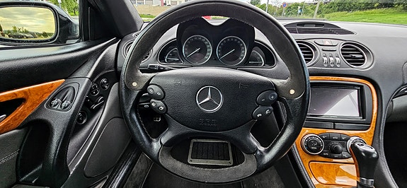 Mercedes-Benz SL500 20 of 30