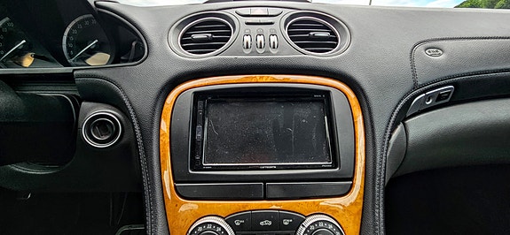 Mercedes-Benz SL500 16 of 30