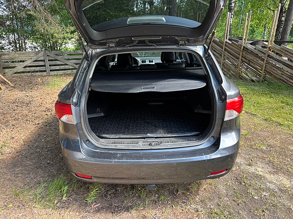 Toyota Avensis 4 of 5