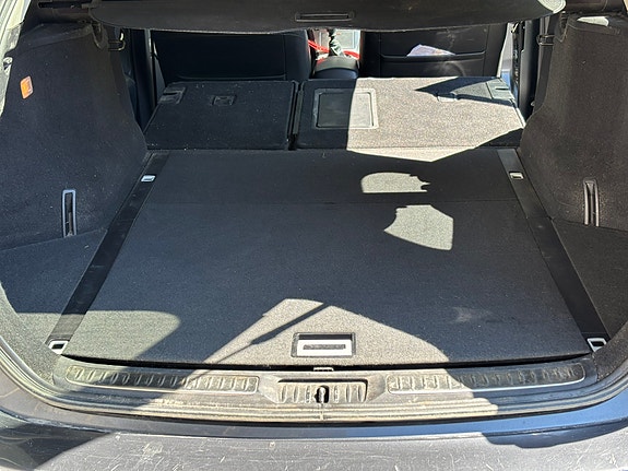 Toyota Avensis 2 of 5