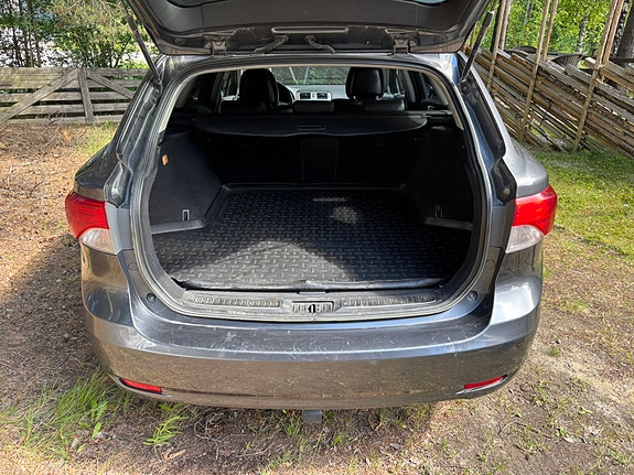 Toyota Avensis 3 of 5