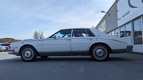Cadillac Seville 28 of 30