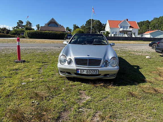 Mercedes-Benz CLK230 4 of 15