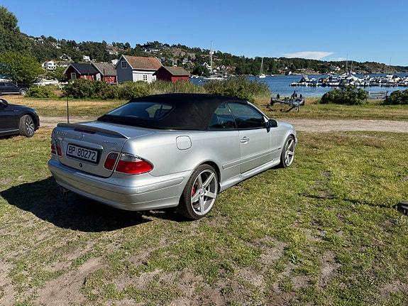 Mercedes-Benz CLK230 8 of 15