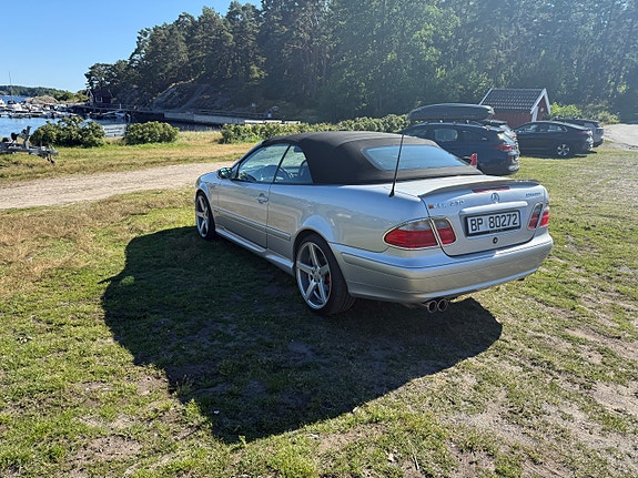 Mercedes-Benz CLK230 12 of 15