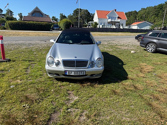 Mercedes-Benz CLK230 5 of 15