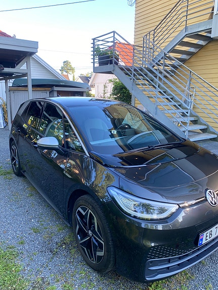 Volkswagen ID.3 2 of 5