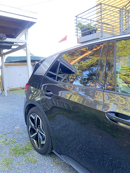 Volkswagen ID.3 3 of 5