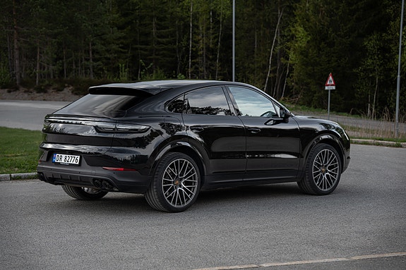 Porsche Cayenne Coupe 3 of 5