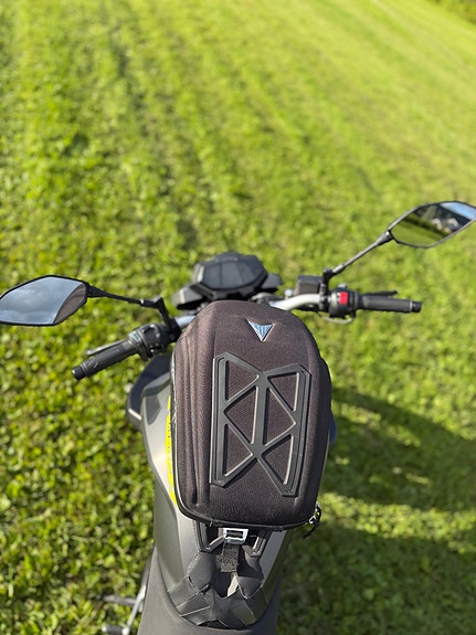 Yamaha MT-125 11 of 15