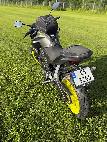 Yamaha MT-125 7 of 15