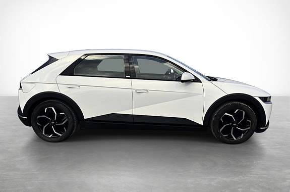 Hyundai Ioniq 5 4 of 5
