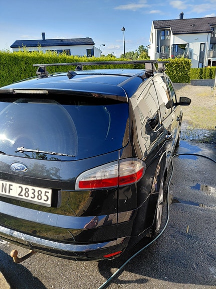 Ford S-MAX 4 of 5