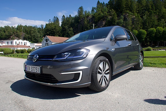 Volkswagen e-Golf VII 5 of 5