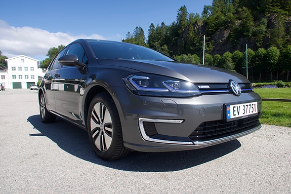 Volkswagen e-Golf VII 3 of 5