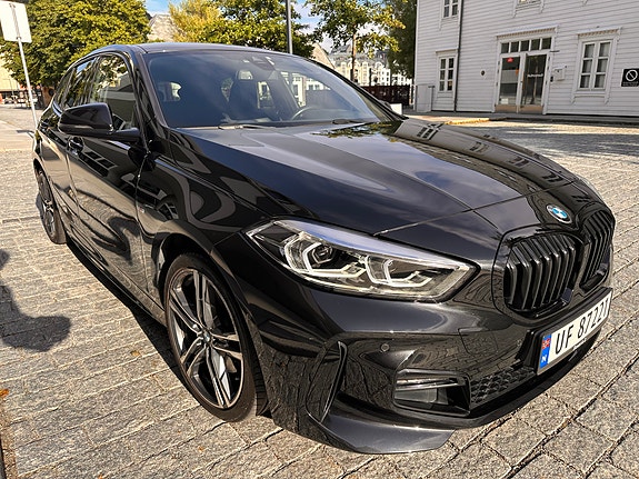 BMW 118d 4 of 5