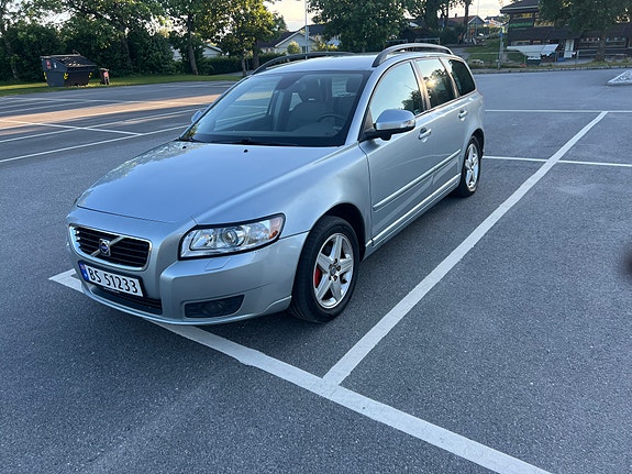 Volvo V50 4 of 5