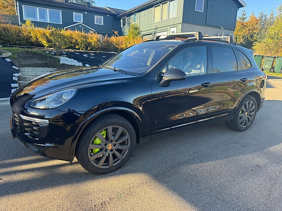 Porsche Cayenne S 5 of 5