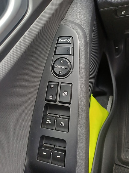 Hyundai IONIQ 17 of 17