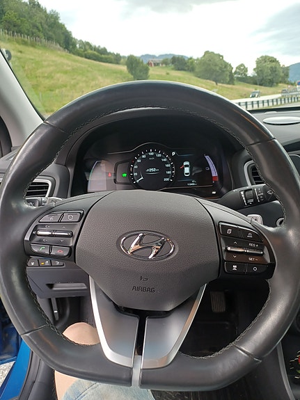 Hyundai IONIQ 9 of 17