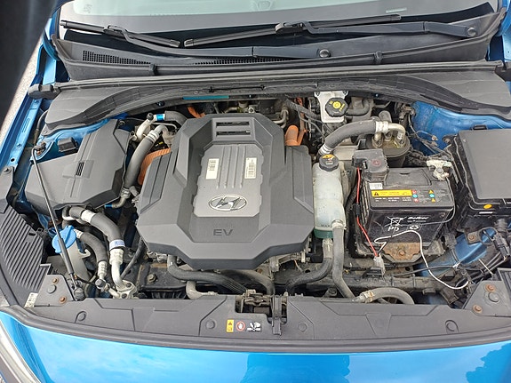 Hyundai IONIQ 15 of 17